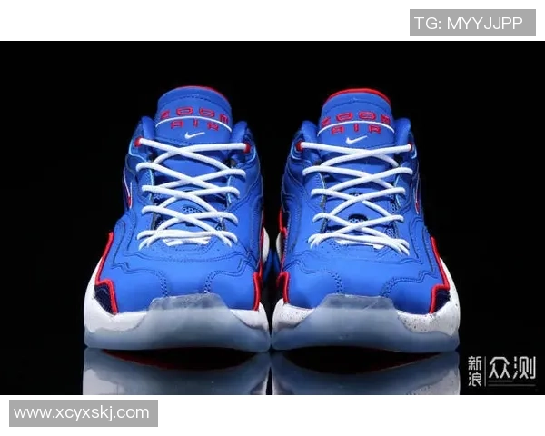 足球明星为何偏爱带鞋带的球鞋设计与性能分析